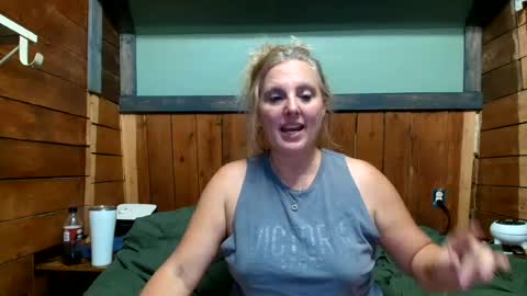 lisanixs online show from August 13, 1:30 am