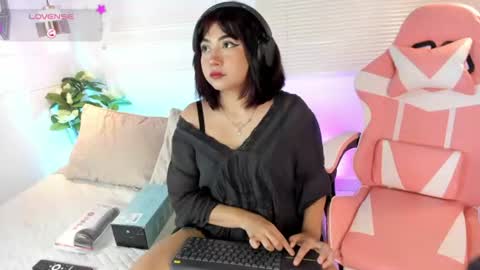 littlennina online show from July 28, 7:20 pm
