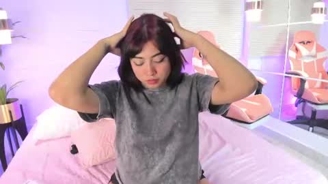 littlennina online show from August 11, 9:39 pm
