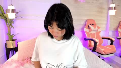 littlennina online show from August 14, 10:57 pm