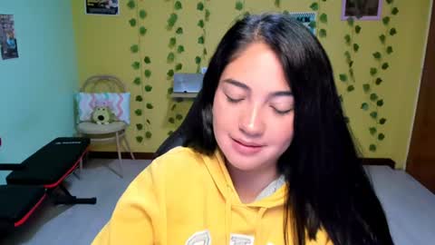 Mia  online show from July 25, 8:02 pm