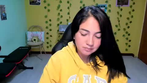 Mia  online show from July 25, 9:08 pm