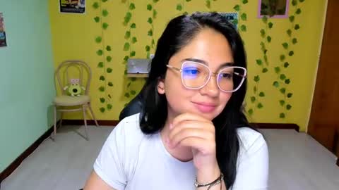 Mia  online show from July 31, 4:30 am