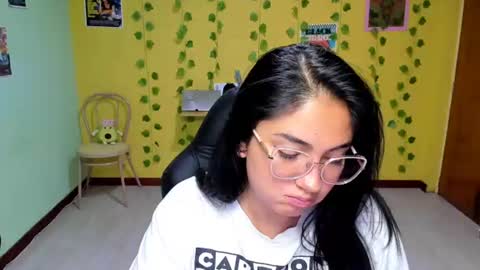 Mia  online show from August 1, 4:51 am