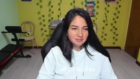 Mia  online show from August 7, 7:08 am