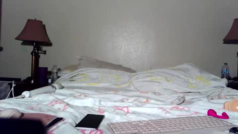 littleredrosie44 online show from July 19, 2:24 am