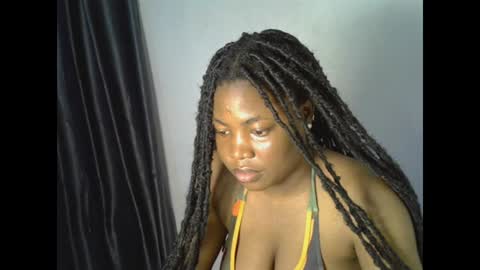 Linda online show from August 17, 8:03 pm