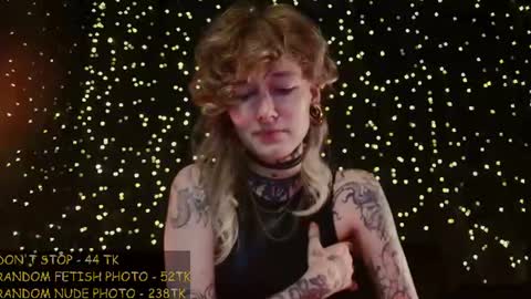 Niki  free tg channel with some photos gifs and info about streams  online show from July 25, 8:46 pm