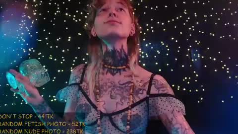 Niki  free tg channel with some photos gifs and info about streams  online show from August 10, 11:22 am