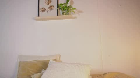 littletammy_ online show from May 28, 5:05 pm