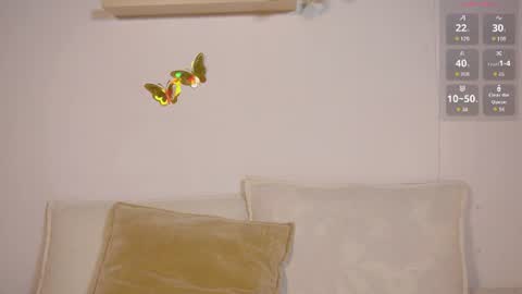 littletammy_ online show from September 5, 6:46 pm