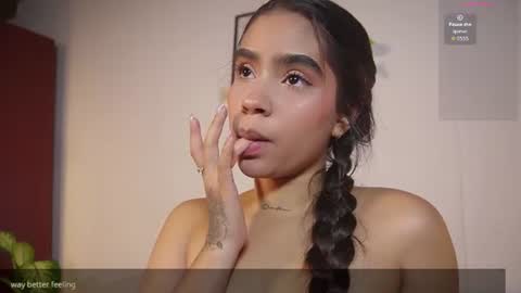 littletammy_ online show from September 8, 1:51 pm