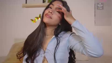 littletammy_ online show from September 9, 1:52 pm