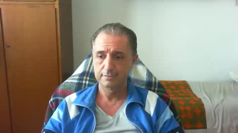 liuk53 online show from May 17, 12:17 pm
