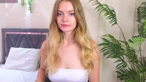 livia_hot online show from July 24, 10:51 am