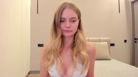 livia_hot online show from August 18, 12:11 pm