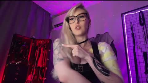 Liya Ray online show from August 3, 10:28 pm