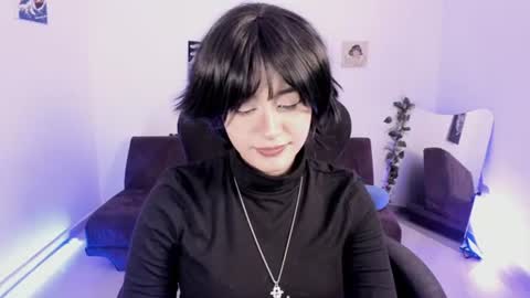 Elizabeth online show from August 8, 9:37 pm