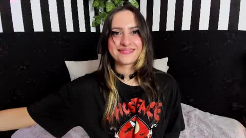 Liz  online show from July 1, 3:02 pm