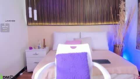 Liz  online show from August 14, 9:02 am