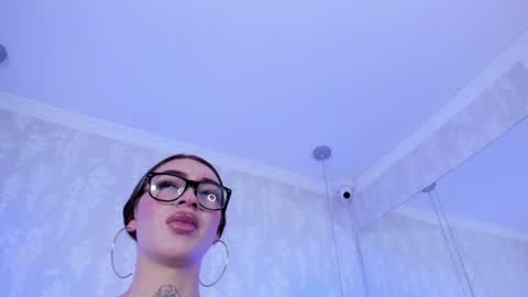 LIZ LUNNA online show from July 29, 9:11 pm