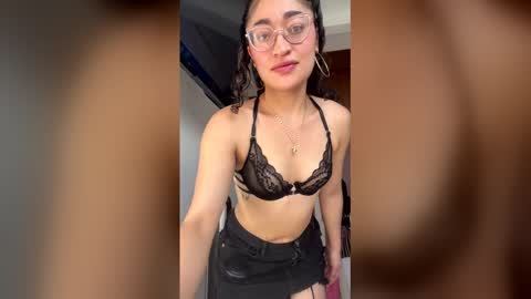 liz_ross_ online show from June 11, 1:28 pm