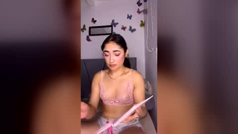 liz_ross_ online show from June 14, 2:52 am