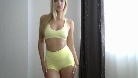 LizaSweetyy online show from July 22, 1:35 pm