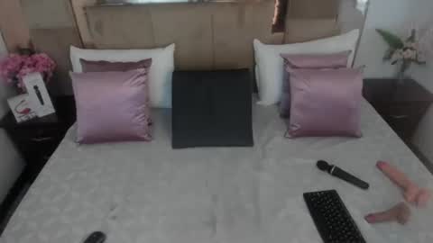 Liz  online show from August 6, 7:46 pm