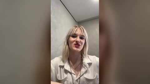 Lizzy online show from July 31, 12:00 pm