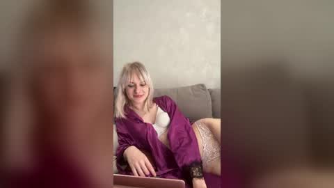 Lizzy online show from August 5, 12:14 pm