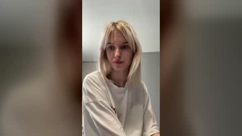Lizzy online show from August 7, 10:48 am
