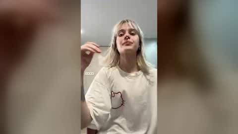 Lizzy online show from August 7, 1:00 pm