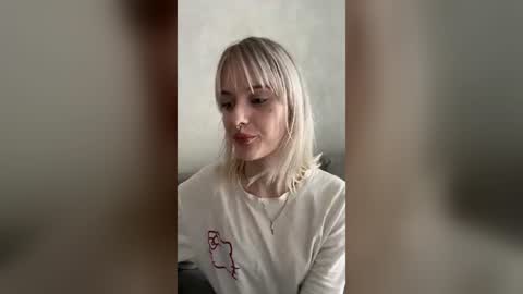 Lizzy online show from August 8, 9:42 am