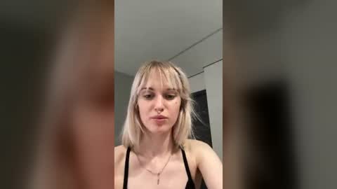 Lizzy online show from August 8, 2:06 pm