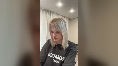 Lizzy online show from August 13, 1:25 pm