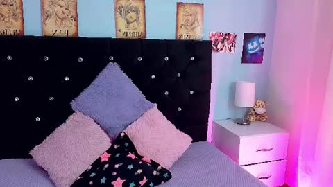 lizz_bela1 online show from August 2, 11:00 pm