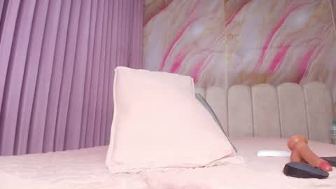 Lizza online show from August 18, 2:12 pm