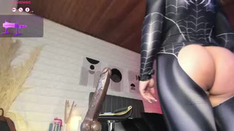 lizzie_evans online show from August 13, 3:26 pm