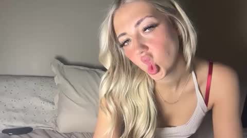 lizzy2bizzy online show from April 14, 7:21 pm