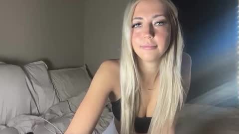 lizzy2bizzy online show from April 27, 6:13 pm