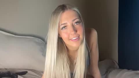 lizzy2bizzy online show from May 18, 6:52 pm