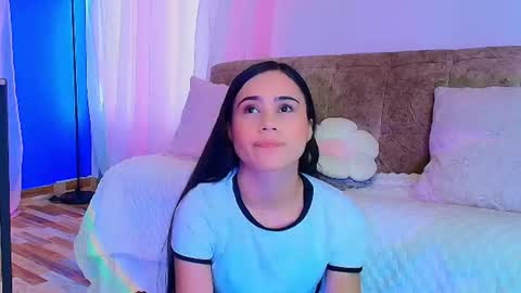 lizzy_kane online show from August 12, 8:11 pm
