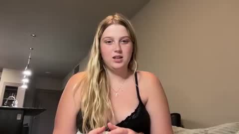 Lizzygetsbusy101 online show from August 5, 5:05 am