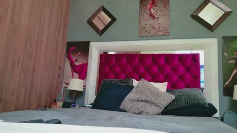 lizzymontana online show from August 1, 1:17 pm