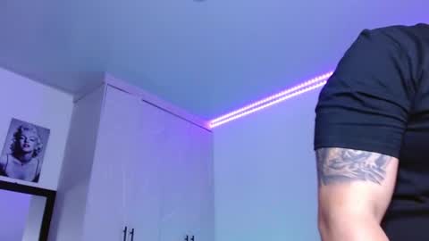 lliamm 2 online show from July 24, 7:22 am