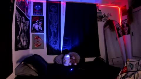 locke_bl online show from August 3, 1:45 am