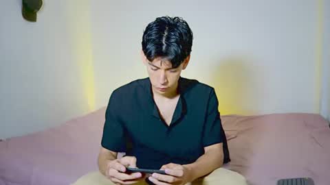 logan_333 online show from September 10, 9:36 pm