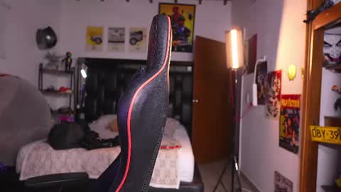 logan_hugh8 online show from August 11, 4:47 am