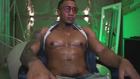 logan_varela online show from August 9, 5:36 pm